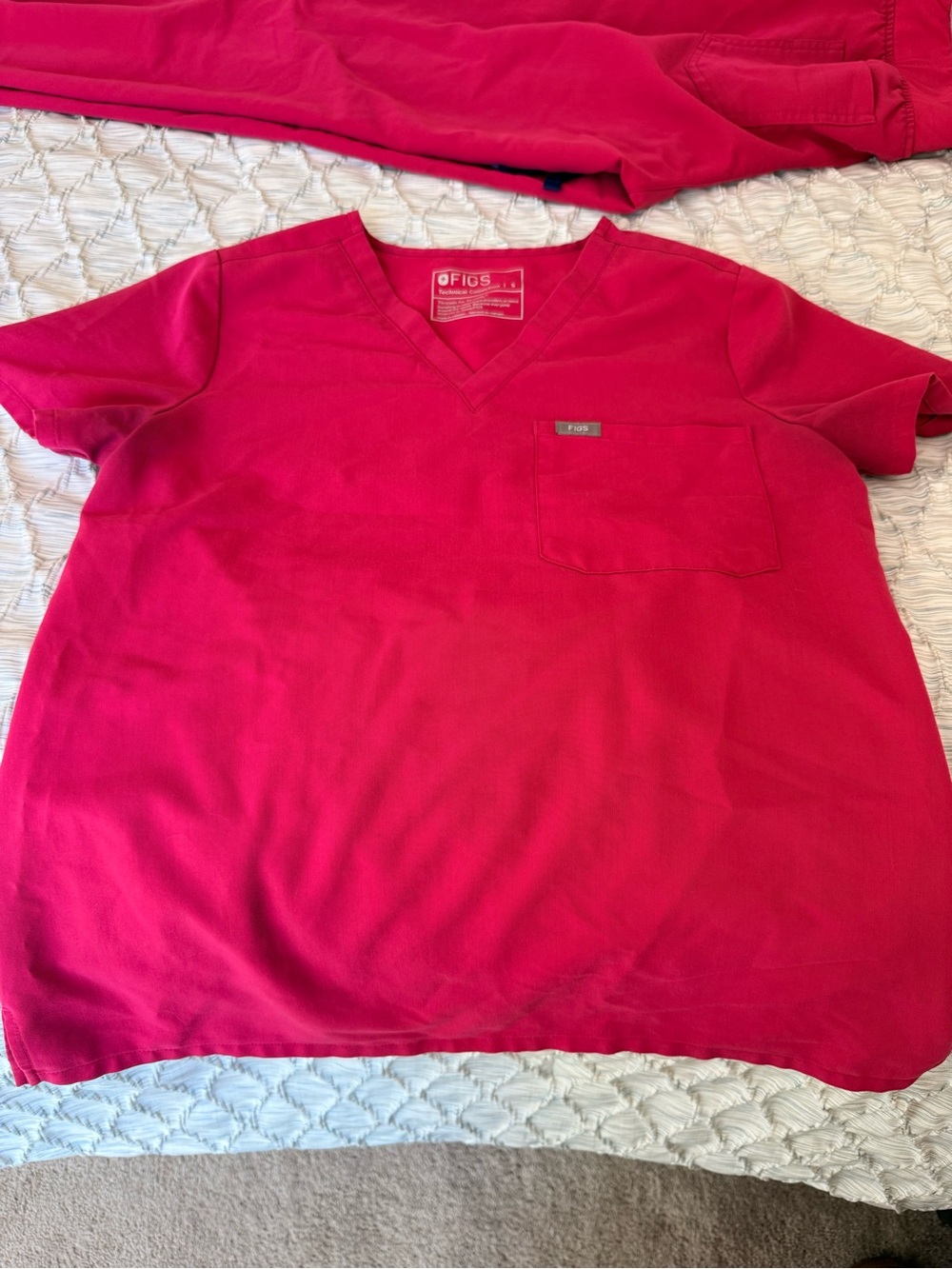 Figs Women’s Scrub Set in Raspberry Pink